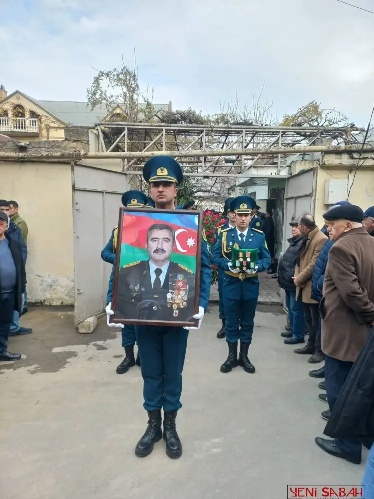 Zakir Qaralova AĞIR İTKİ - FOTO