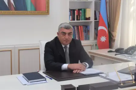 İcra başçısı iki vəzifəli şəxsi işdən çıxardı