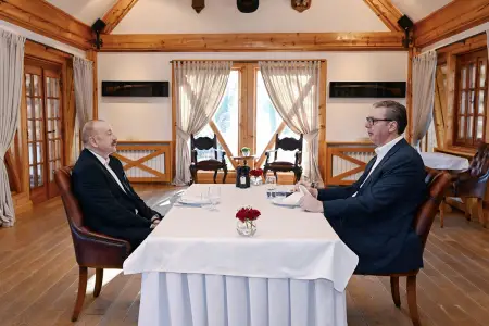 Prezidentlər qeyri-rəsmi səhər yeməyində - Fotolar