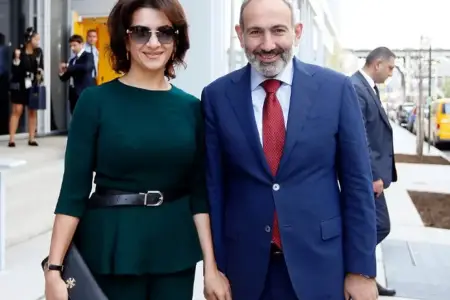 Paşinyan və Akopyan münasibətlərini rəsmiləşdirdilər 