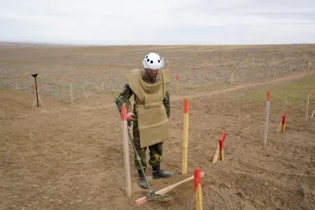 Azad olunan ərazilər minalardan təmizlənir - Fotolar
