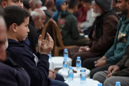 Dağıntılar arasında iftar: Qəzza sakinləri Ramazan sevinci yaşayır – FOTOLAR