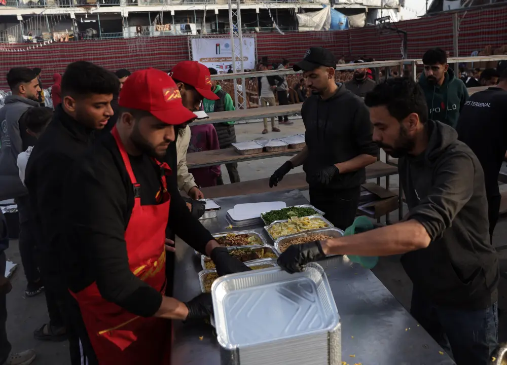 Dağıntılar arasında iftar: Qəzza sakinləri Ramazan sevinci yaşayır – FOTOLAR