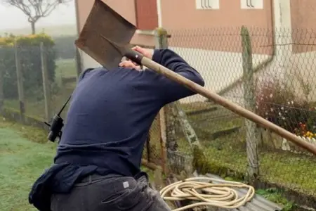 Qısqanc qadın həyat yoldaşını "lapatka" ilə döydü