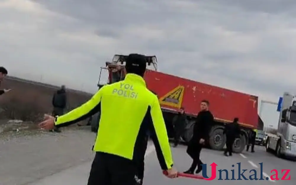 Ucarda zəncirvari qəza - Xəsarət alanlar var