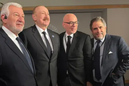 İlham Əliyev Vaşinqtonda bir sıra dövlətlərin liderləri və rəsmi şəxslərlə ayaqüstü görüşdü