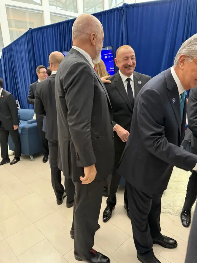 İlham Əliyev Vaşinqtonda bir sıra dövlətlərin liderləri və rəsmi şəxslərlə ayaqüstü görüşdü