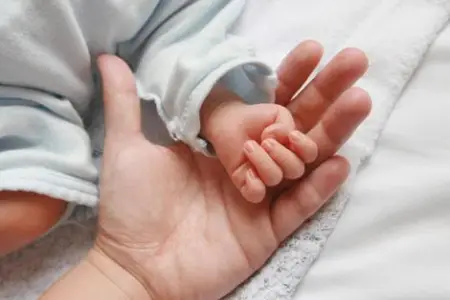 Doğum sayı azaldı - RƏSMİ statistika açıqlandı