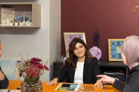 "TikTok"un məşhur nitq təlimçisi ilə müsahibə: “Nitqini inkişaf etdir, özünü ifadə et”