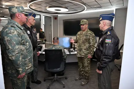 Zakir Həsənov hava hücumundan müdafiə bölmələrinin fəaliyyətini yoxladı