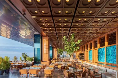 Məşhur aktrisa restoranda döyüldü - Foto