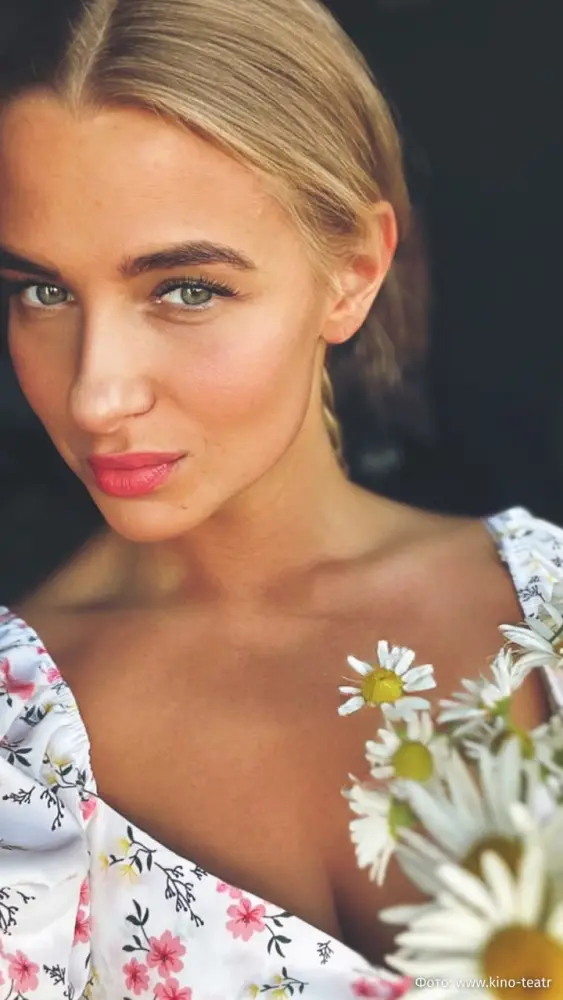 Məşhur aktrisa restoranda döyüldü - Foto