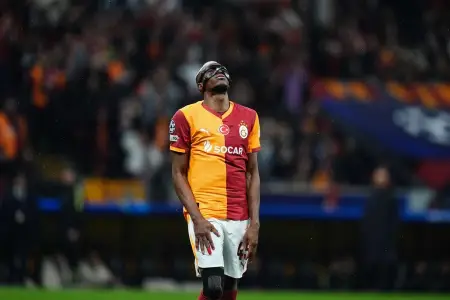 Osimhen maaşını almayıb?  - “Qalatasaray”dan cavab