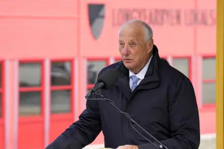 Avropanın ən yaşlı monarxı təcili xəstəxanaya aparıldı