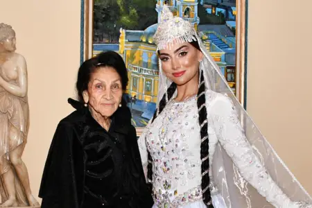 Xalq artistinin qızı nəvəsinə hücum edib - İDDİA