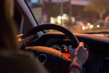 Qadın sürücünün qorxulu anları - Evinədək təqib edib əri ilə dalaşdı