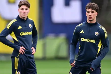 “Fənərbağça”nın yeni transferi ilk məşqinə çıxdı