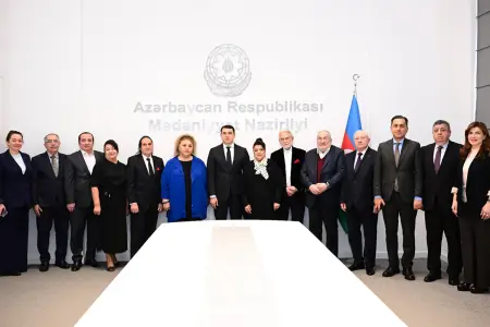 Onlar Fəxri diplomla təltif olundular - Fotolar