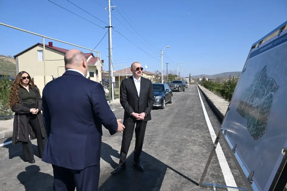 Prezident İlham Əliyev Xocavənd kəndində görülmüş işlərlə tanış oldu