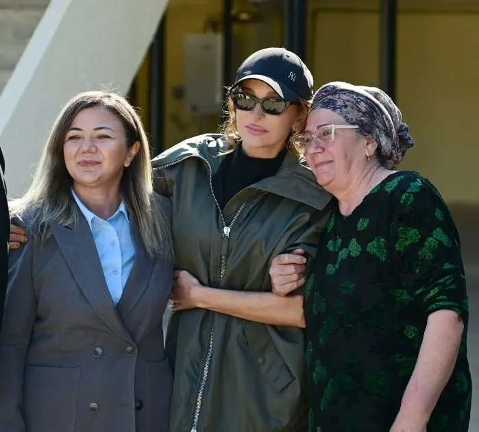 Prezident Xocavənd şəhərində görülmüş işlərlə tanış oldu, sakinlərlə görüşdü