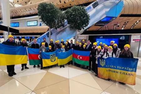 Daha 26 ukraynalı uşaq reabilitasiya üçün Bakıya gətirildi