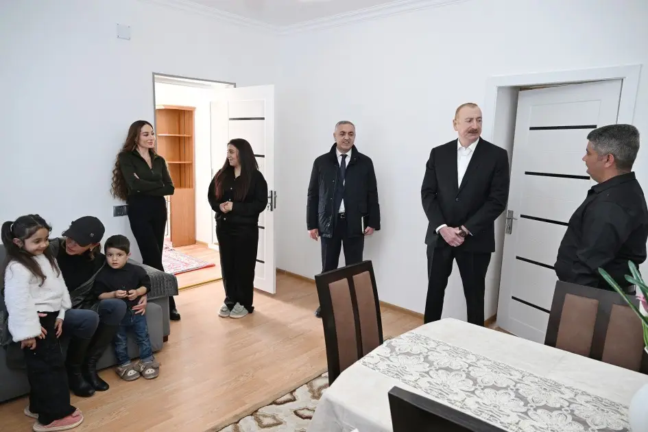 İlham Əliyev Xocalının Xanabad kəndində – FOTOLAR/YENİLƏNDİ