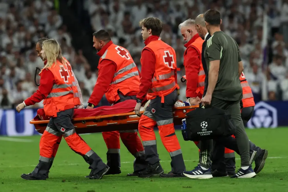 “Real Madrid” – “Benfika” oyununda qorxulu anlar