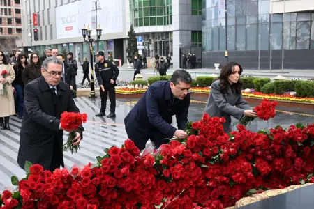 MEDİA kollektivi “Ana harayı” abidəsini ziyarət etdi – FOTO
