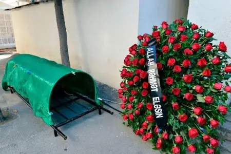 Azərbaycanda tanınmış vəkil vəfat etdi - FOTO