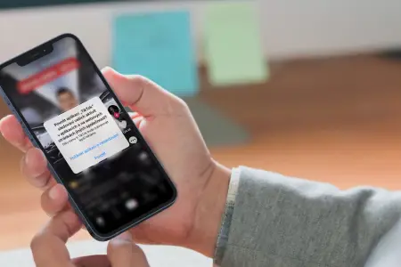 "iPhone" işlədənlər təhlükədə - Sizi kamera ilə izləyə, səsinizi dinləyə bilərlər