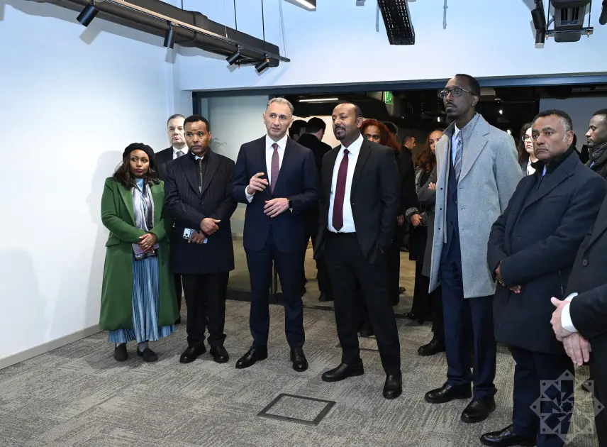Efiopiyanın Baş naziri Bakıda süni intellekt strategiyası ilə tanış oldu