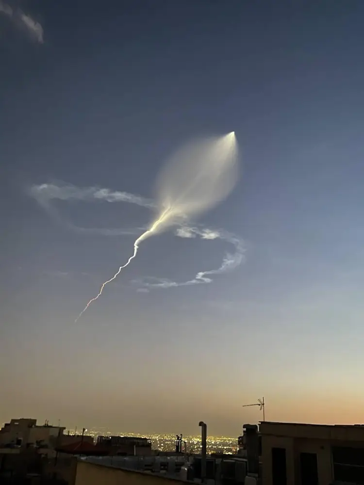 İran ilk dəfə "Fəttah" hipersəs raketlərindən istifadə etdi