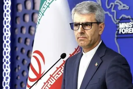 "Xamenei sağdır" – İran XİN rəsmisi