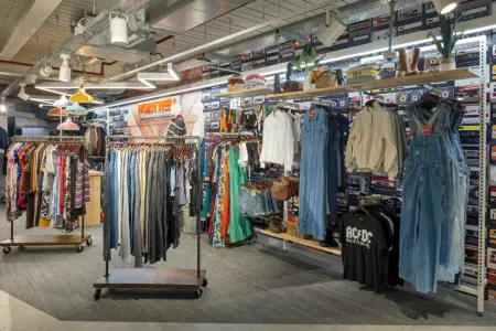 Bakıda bu "Mall" bağlanır