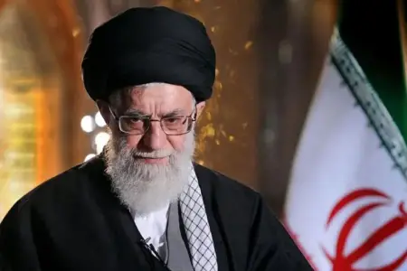 Xamenei üçün yas sağlamaq istədilər, döyüldülər - Video