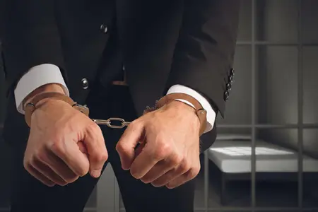 Bakıda xanım müştəriləri söyən usta həbs edildi