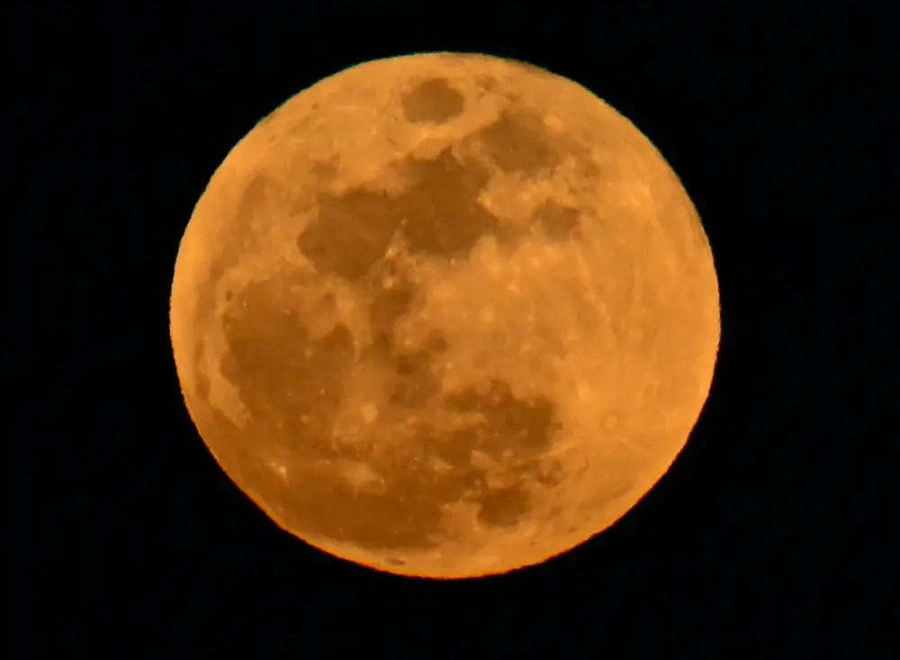 İlin ilk Ay tutulması… – FOTOLAR