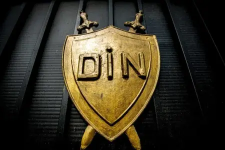 Beynəlxalq axtarışda olan daha 2 nəfər Azərbaycana gətirildi