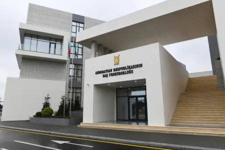 Beynəlxalq axtarışda olan daha bir nəfər Azərbaycana ekstradisiya edildi 