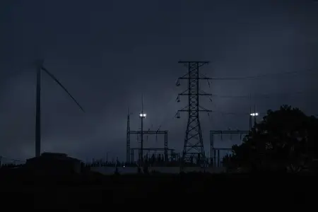 İraq qaranlığa qərq oldu: bütün ölkədə işıqlar kəsildi