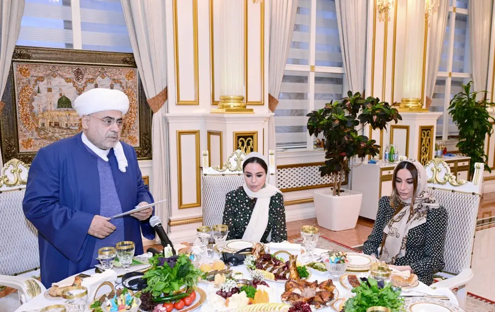 Leyla və Arzu Əliyevalar iftar mərasimində – FOTOLAR