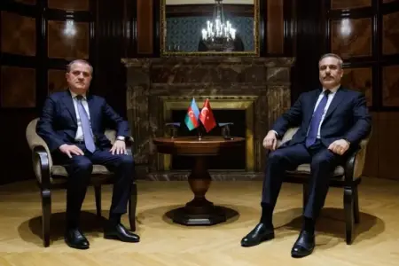 Ceyhun Bayramov Hakan Fidanla danışdı