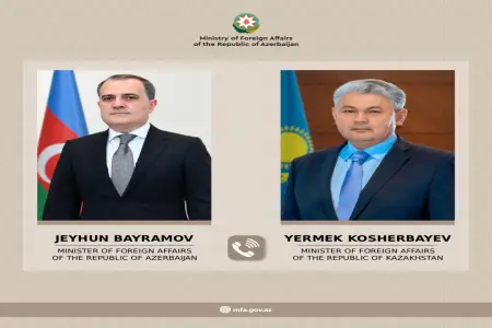 Ceyhun Bayramov qazaxıstanlı həmkarı ilə danışdı