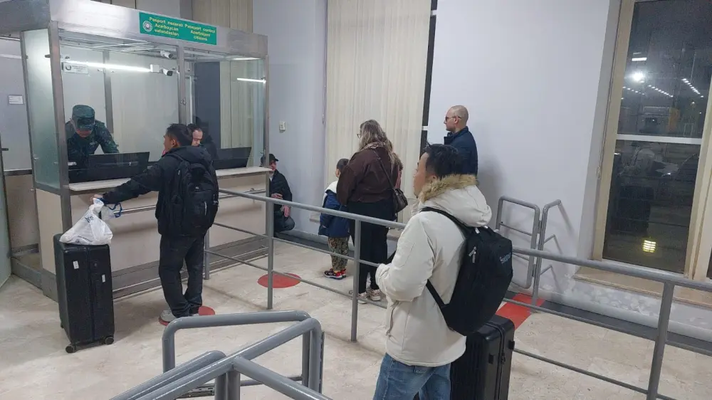 Bolqarıstanın 10-dan çox diplomatı İrandan Azərbaycana təxliyə olundu