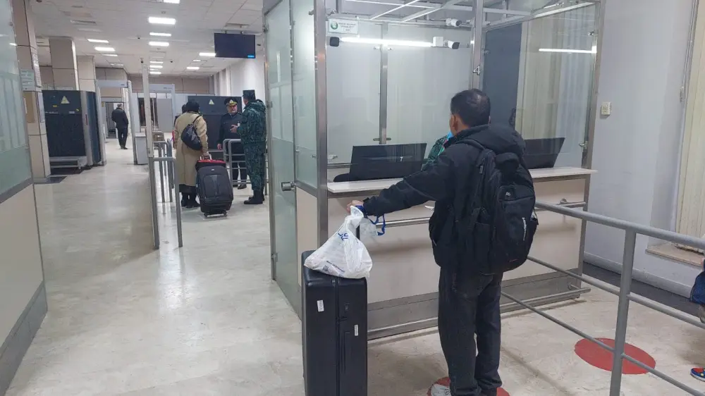 Bolqarıstanın 10-dan çox diplomatı İrandan Azərbaycana təxliyə olundu