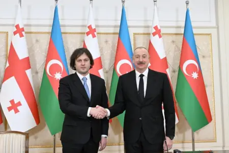 İrakli Kobaxidze İlham Əliyevə zəng etdi