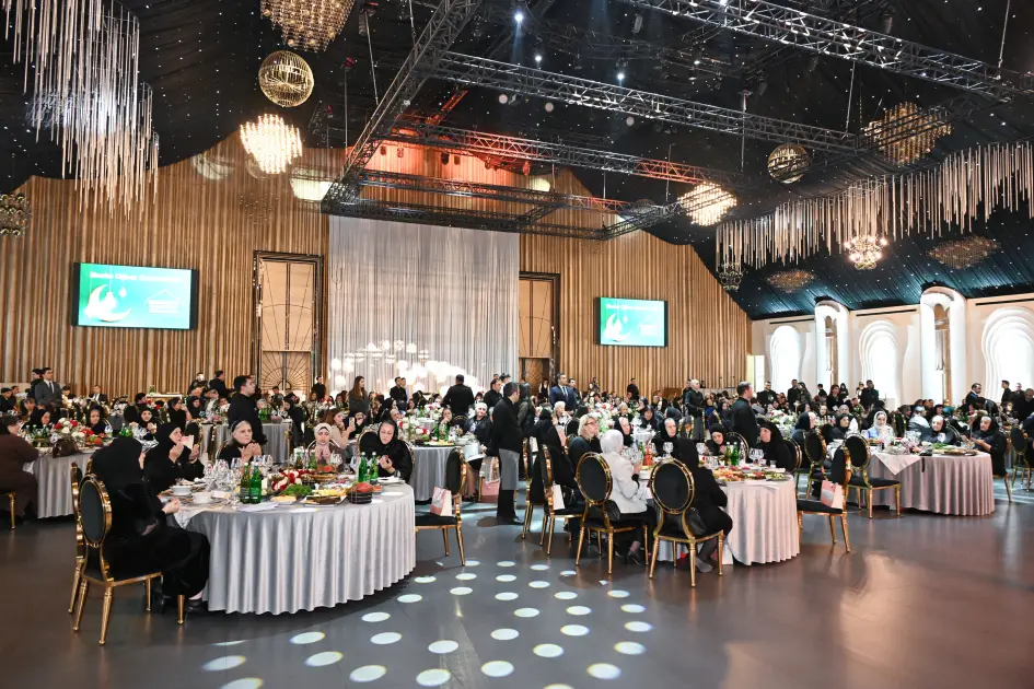 Leyla Əliyeva şəhid anaları ilə iftar süfrəsində – Fotolar