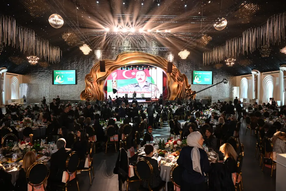 Leyla Əliyeva şəhid anaları ilə iftar süfrəsində – Fotolar