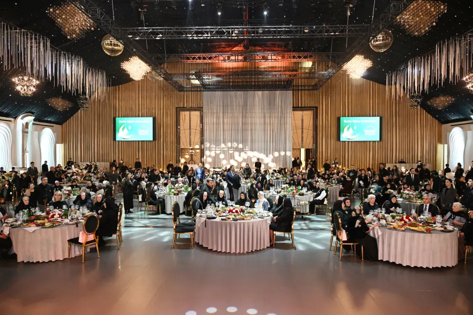 Leyla Əliyeva şəhid anaları ilə iftar süfrəsində – Fotolar