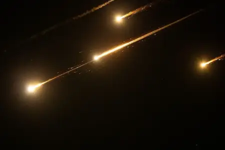 Raketlər havada məhv edilir – İsrail İrandan hücumu təsdiqlədi